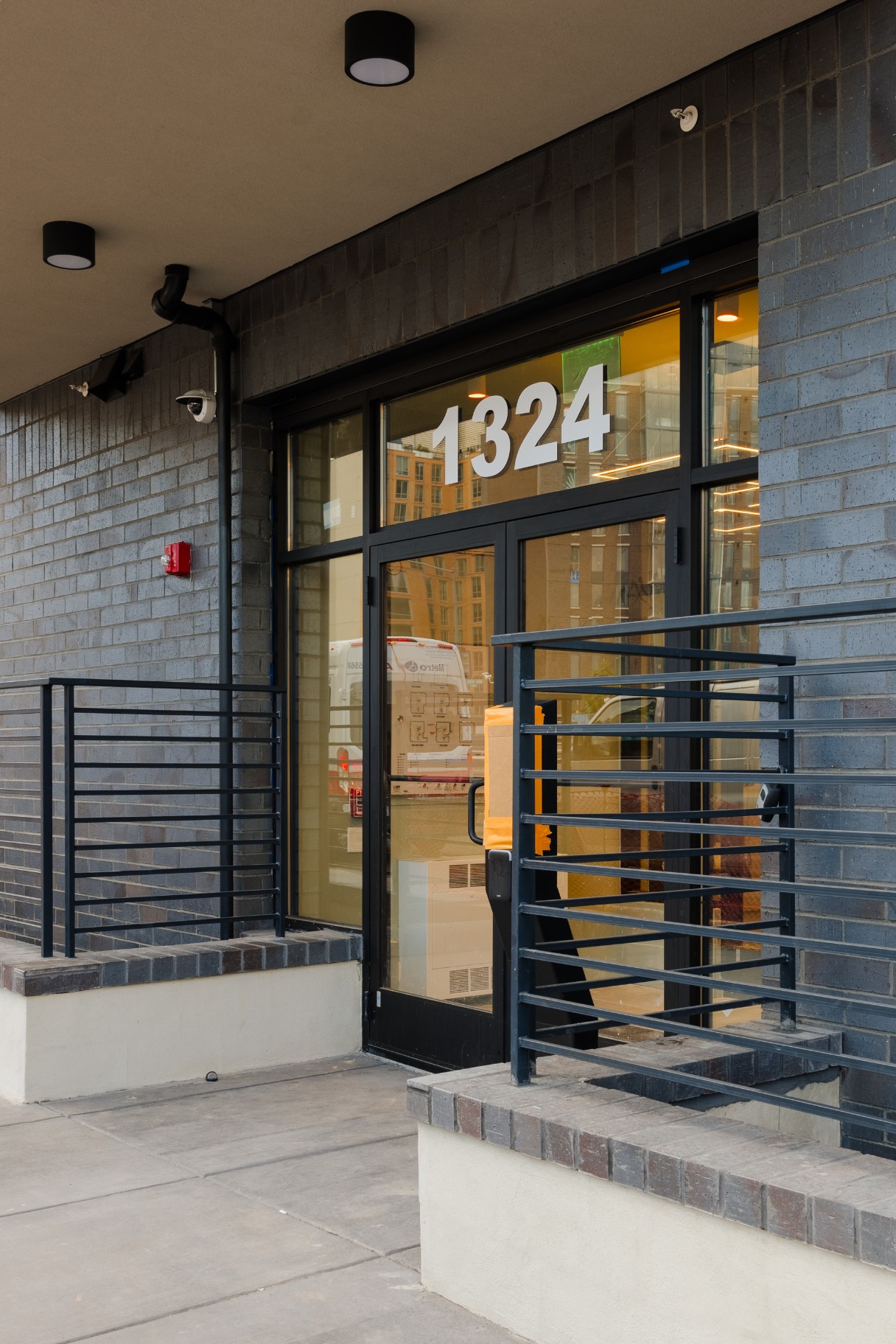 142 WDC NW CAPI1324 Building