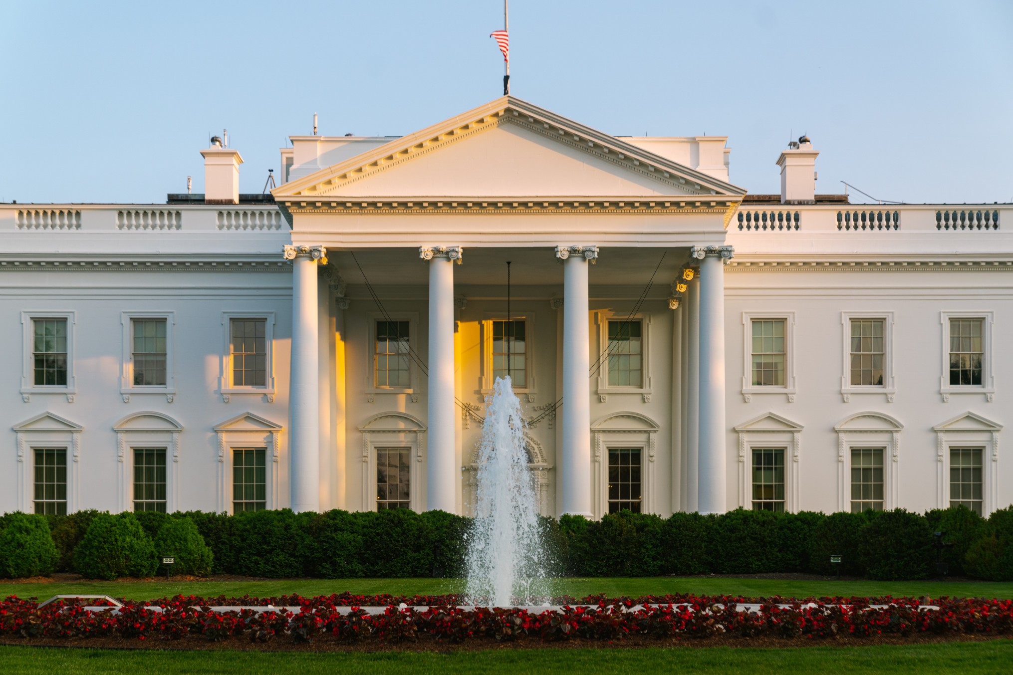 White House exterior view in Washington DC